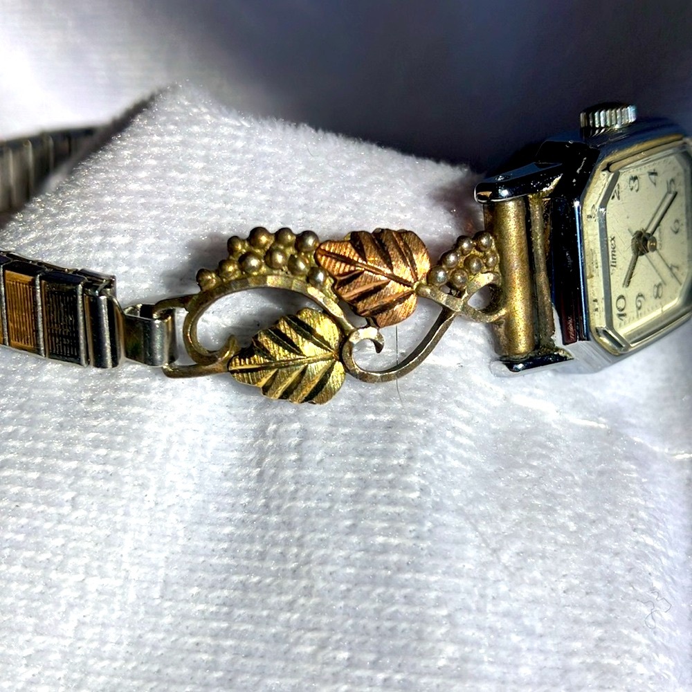 Black Hills Gold Watch Tips - Picture 13 of 13